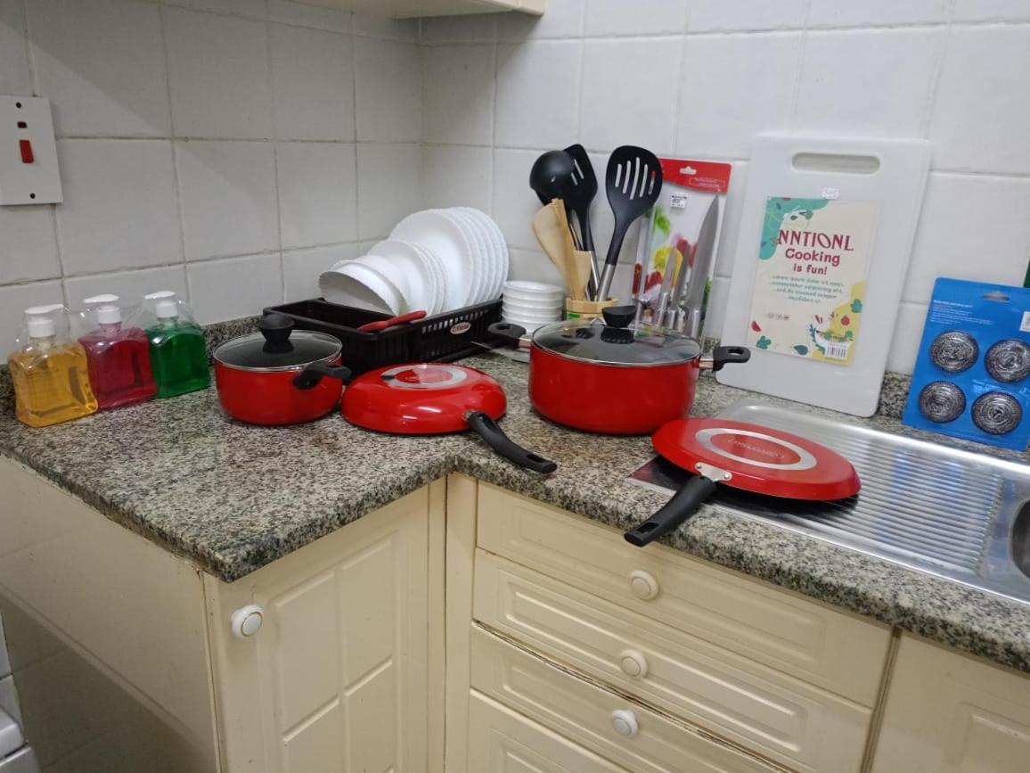 Holiday Home 2 Bedrooms Apartment For Family Only ชาร์จาห์ ภายนอก รูปภาพ